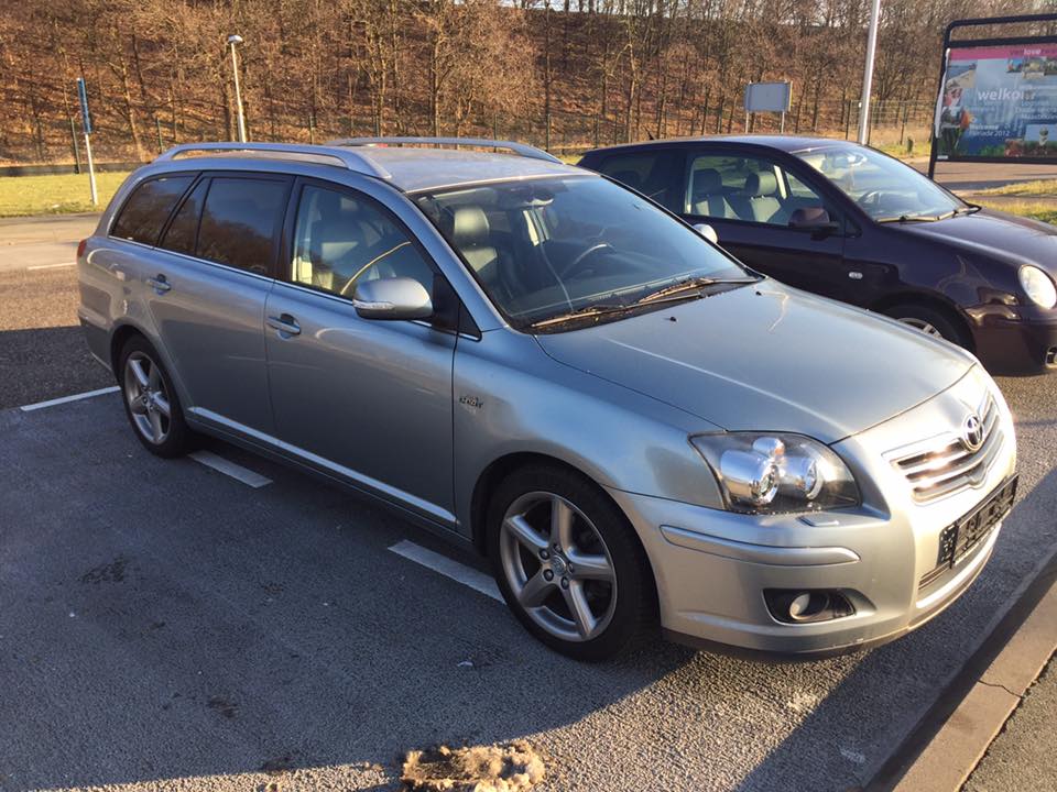 Toyota Avensis Combi 2.2D 